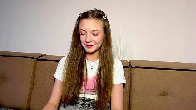 PrettieBlow online show from 06/26/26, 06:14