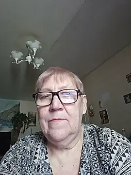 Snapshot of Molli1408 chatting on 07/10/26, 10:37 Molli1408 online show from 07/10/26, 10:37