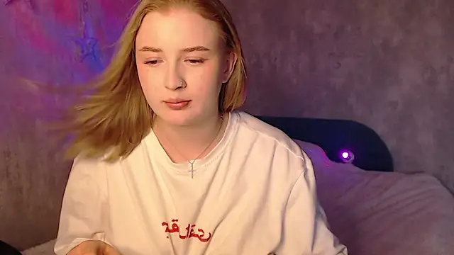 LumiMoore online show from 07/08/26, 05:24
