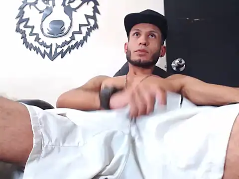 Snapshot of WOLFMONSTERDICK chatting on 01/09/25, 05:44 WOLFMONSTERDICK online show from 01/09/25, 05:44