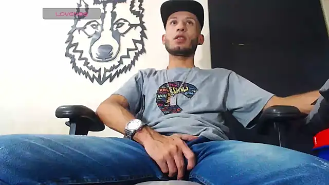 Snapshot of WOLFMONSTERDICK chatting on 03/20/25, 01:35 WOLFMONSTERDICK online show from 03/20/25, 01:35
