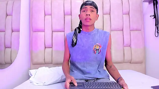Cuteboyhenrik os online show from 07/01/26, 02:34