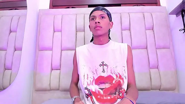 Cuteboyhenrik os online show from 06/30/26, 02:33