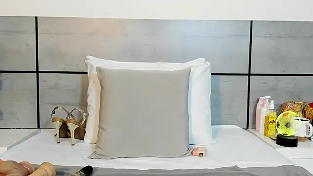 susanthomass online show from 06/27/26, 07:20