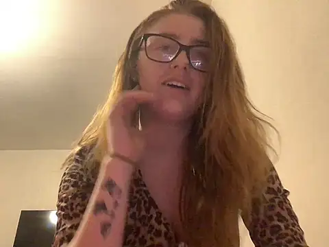 Redvelvetxx2 online show from 06/26/26, 11:32