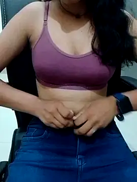 Snapshot of sizzling_annu_ chatting on 06/28/26, 06:41 sizzling annu online show from 06/28/26, 06:41