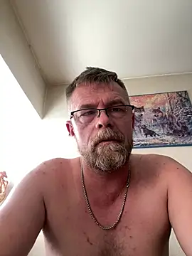 Snapshot of Sascha543211 chatting on 06/27/26, 12:11 Sascha543211 online show from 06/27/26, 12:11