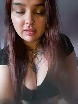 Snapshot of sabrinaslut chatting on 07/08/26, 08:31 sabrinaslut online show from 07/08/26, 08:31