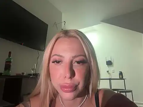 Snapshot of MargotRubi chatting on 06/28/26, 06:41 MargotRubi online show from 06/28/26, 06:41