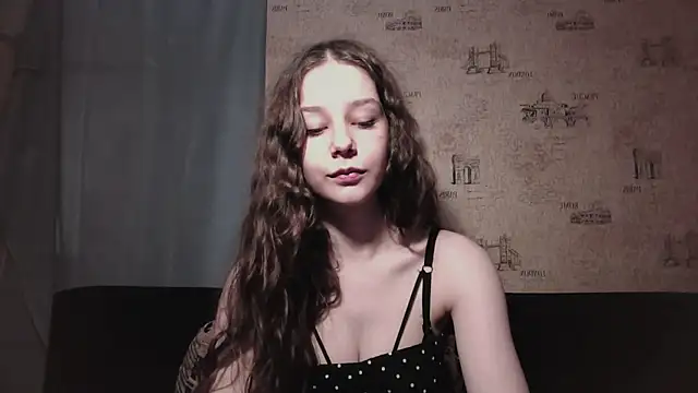 Snapshot of ElinoreHuxman chatting on 07/03/26, 12:33 ElinoreHuxman online show from 07/03/26, 12:33