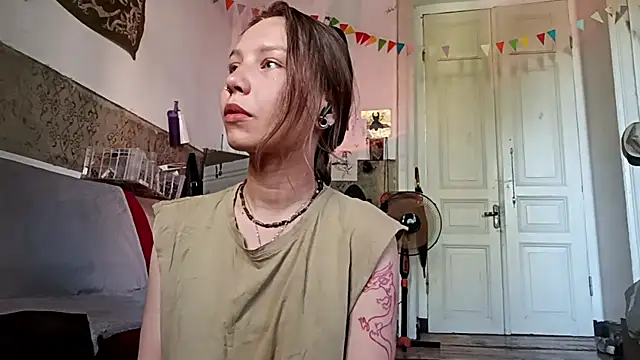 Snapshot of Olivianna chatting on 07/01/26, 02:17 Olivianna online show from 07/01/26, 02:17