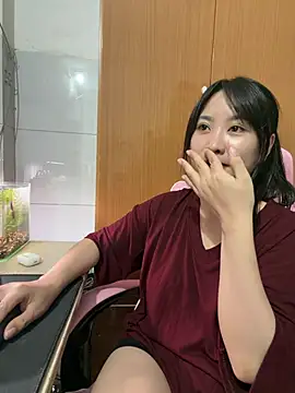 QuynhAnh68 online show from 07/03/26, 02:34