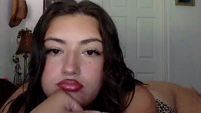 v1oletlyes online show from 07/08/26, 03:45