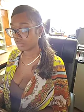 Hottiechocolatier online show from 07/01/26, 07:47