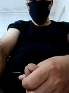 Snapshot of demiirr34 chatting on 07/13/26, 01:05 demiirr34 online show from 07/13/26, 01:05
