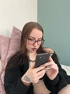 Ellie Whitfield online show from 07/08/26, 01:23
