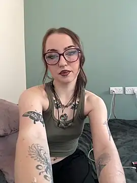 Ellie Whitfield online show from 07/03/26, 02:34