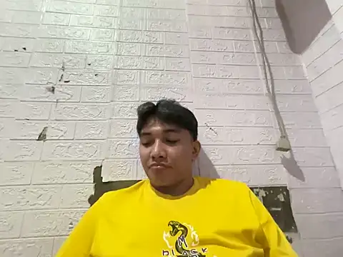 xZenithx  online show from 07/09/26, 07:09