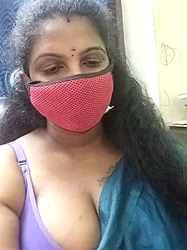 Snapshot of Poojitha-Queen chatting on 07/02/26, 05:30 Poojitha-Queen online show from 07/02/26, 05:30