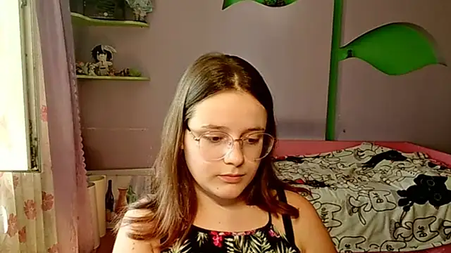 Snapshot of RoseLyyn chatting on 07/01/26, 12:49 RoseLyyn online show from 07/01/26, 12:49