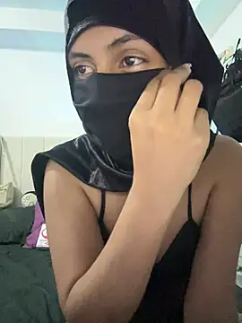 Snapshot of Leylak_Fadel chatting on 07/03/26, 05:03 Leylak Fadel online show from 07/03/26, 05:03