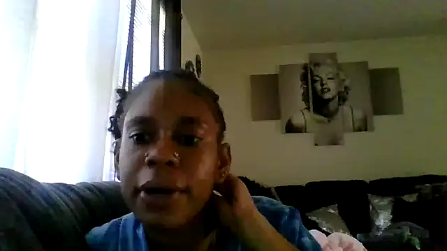 Snapshot of veraredd chatting on 07/08/26, 01:23 veraredd online show from 07/08/26, 01:23