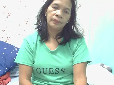 Snapshot of sweetmommy23 chatting on 07/01/26, 11:38 sweetmommy23 online show from 07/01/26, 11:38