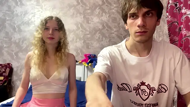Snapshot of Cute__Couple_ chatting on 07/15/26, 07:32 Cute Couple online show from 07/15/26, 07:32