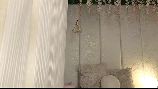 MiiaBloom  online show from 07/07/26, 07:39