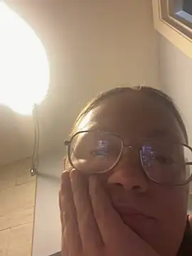 Snapshot of Mrsslovelylilyyy chatting on 07/24/26, 12:34 Mrsslovelylilyyy online show from 07/24/26, 12:34