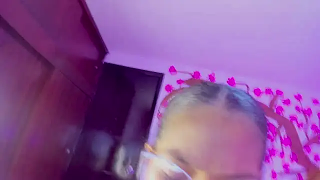 MelanieRousse online show from 07/07/26, 02:47