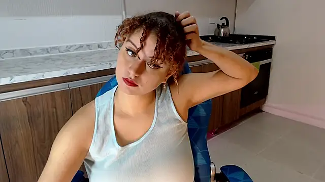 Snapshot of Phoenix-Marie chatting on 07/12/26, 12:39 Phoenix-Marie online show from 07/12/26, 12:39