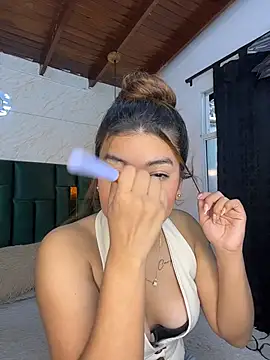 mia castano online show from 07/12/26, 11:11