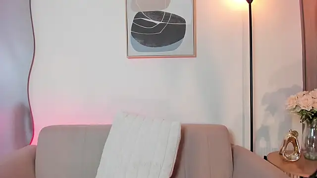 Snapshot of Mirandameow chatting on 07/19/26, 12:30 Mirandameow online show from 07/19/26, 12:30