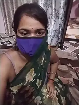 Snapshot of MUSKAAN_UP69 chatting on 07/08/26, 04:07 MUSKAAN UP69 online show from 07/08/26, 04:07