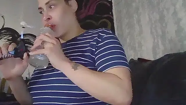 Snapshot of imisamoore69 chatting on 11/02/25, 01:49 imisamoore69 online show from 11/02/25, 01:49