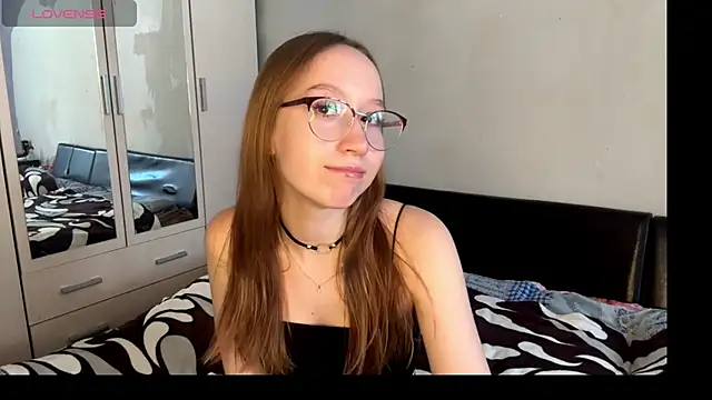 Maxine X online show from 07/04/26, 07:48