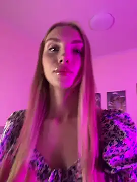 BellaSwan- online show from 07/06/26, 07:15