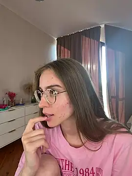 IsabellaStarglow online show from 07/15/26, 03:52