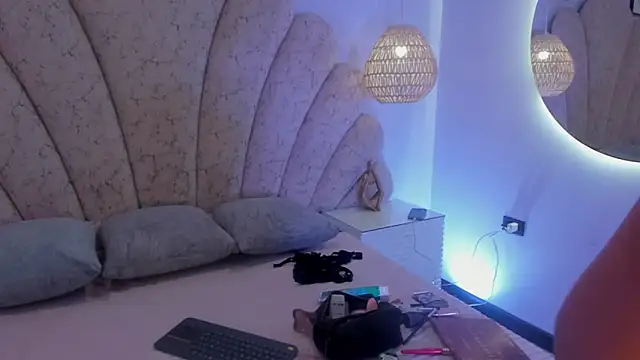 Snapshot of lucycarson_ chatting on 07/09/26, 02:56 lucycarson online show from 07/09/26, 02:56