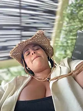 AliceStarshine online show from 12/19/25, 05:59