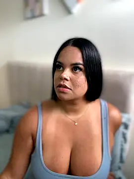 AliceStarshine online show from 11/27/25, 05:02