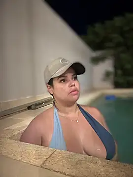 AliceStarshine online show from 12/13/25, 08:04