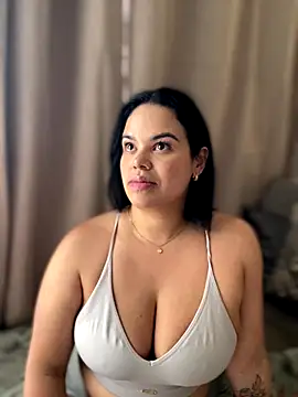 AliceStarshine online show from 11/05/25, 12:19