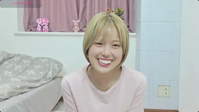 --momoka-- online show from 07/13/26, 02:11