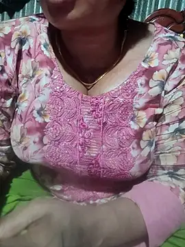 Snapshot of Suha_Mony chatting on 07/11/26, 11:10 Suha Mony online show from 07/11/26, 11:10