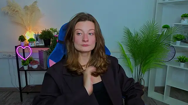 EliseWeeks online show from 07/14/26, 07:13