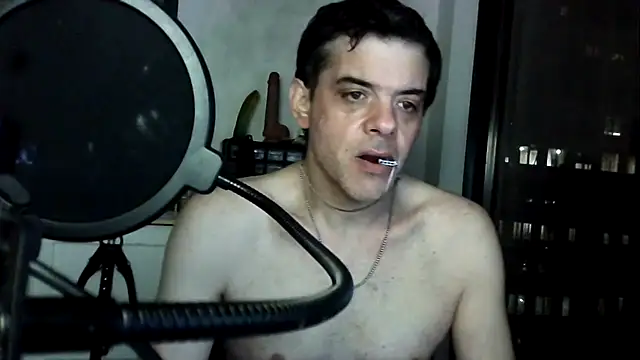 Snapshot of mikey-s-cort chatting on 07/09/26, 04:02 mikey-s-cort online show from 07/09/26, 04:02