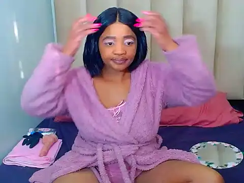 RoxyLuv21 online show from 07/08/26, 06:36