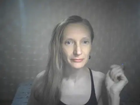 Snapshot of LunaBelle2 chatting on 07/12/26, 07:15 LunaBelle2 online show from 07/12/26, 07:15